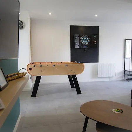 Les Players Apartmán